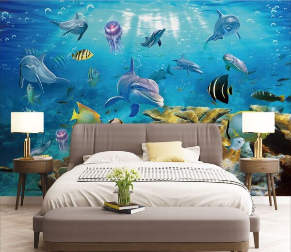 Eine Gruppe von Fischen schwimmt im Wasser Fototapeten Eine Gruppe von Fischen schwimmt im Wasser