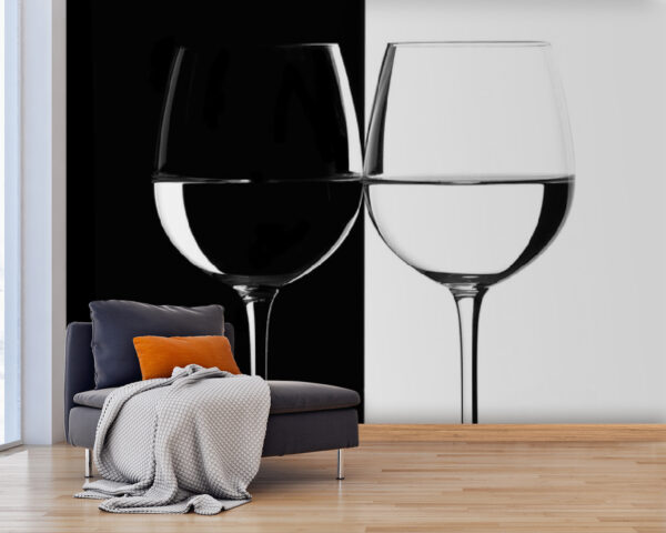 Zwei Weingläser mit Wasser darin Fototapeten Zwei Weingläser mit Wasser darin