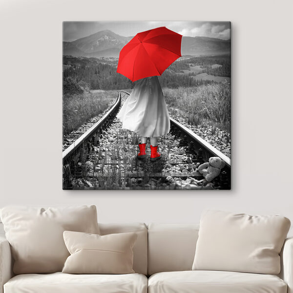 Person hält einen roten Regenschirm Wandbilder Person hält einen roten Regenschirm