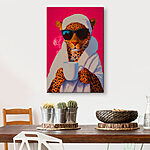 Wandbilder Gemälde eines Leoparden, der ein Gewand und eine Sonnenbrille trägt und eine Tasse hält