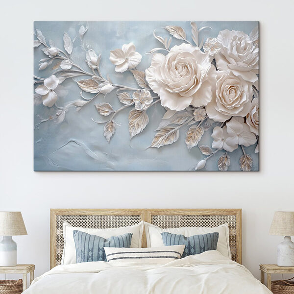 Weiße Blüten und Blätter auf einer blauen Fläche Wandbilder Weiße Blüten und Blätter auf einer blauen Fläche