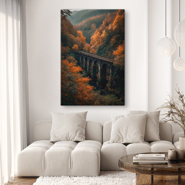 Brücke über einen Fluss mit Bäumen im Hintergrund Wandbilder Brücke über einen Fluss mit Bäumen im Hintergrund