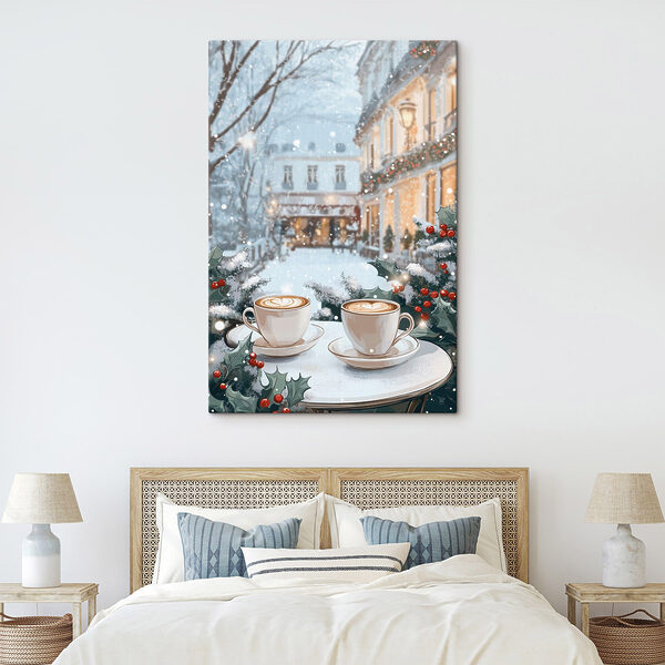 Zwei Tassen Kaffee auf einem Tisch vor einer verschneiten Straße Wandbilder Zwei Tassen Kaffee auf einem Tisch vor einer verschneiten Straße