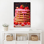 Wandbilder Pfannkuchenstapel mit rosa Zuckerguss und Erdbeeren